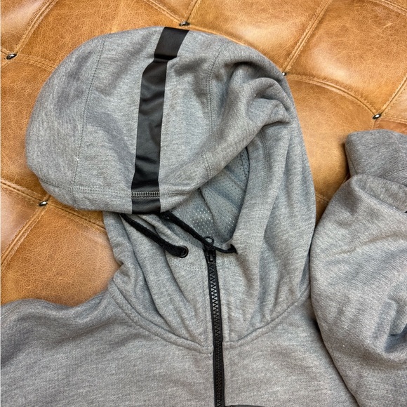 XL Basketball Shooting hoodie - Picture 4 of 8